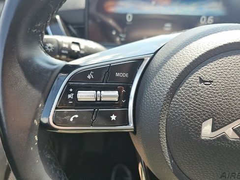 Used 2024 Kia Seltos S AWD/4WD image 17