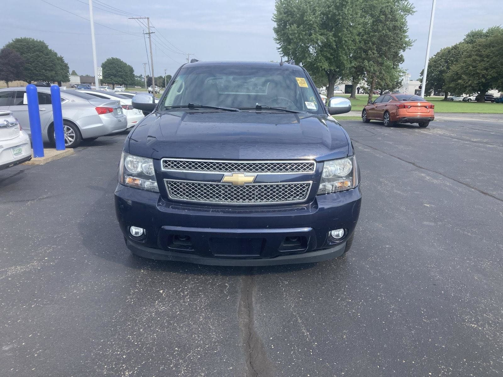 Used 2010 Chevrolet Avalanche LTZ AWD/4WD image 2