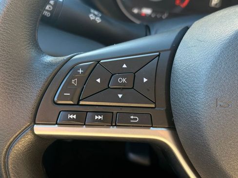 Used 2023 Nissan Versa SV image 27