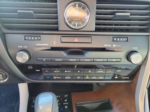 Used 2022 Lexus RX 350L Premium w/ Premium Package image 35