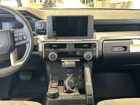 New 2026 Toyota 4Runner SR5 AWD/4WD image 12