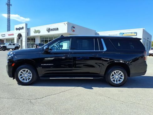 Used 2023 Chevrolet Suburban LT image 8