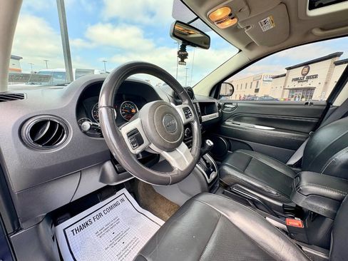 Used 2017 Jeep Compass High Altitude AWD/4WD image 13