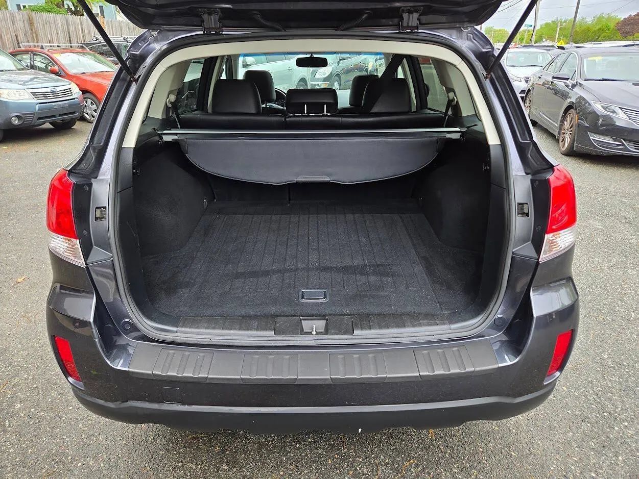 Used 2014 Subaru Outback 2.5i Limited AWD/4WD image 8