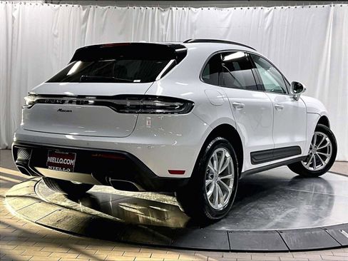 Used 2025 Porsche Macan image 10
