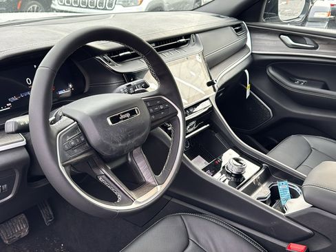 New 2026 Jeep Grand Cherokee L Limited image 13