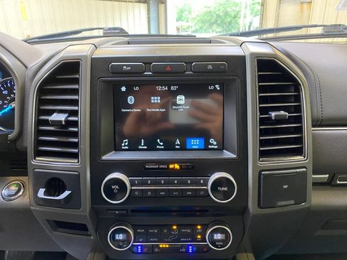 Used 2018 Ford Expedition Max XLT w/ Equipment Group 202A RWD image 41
