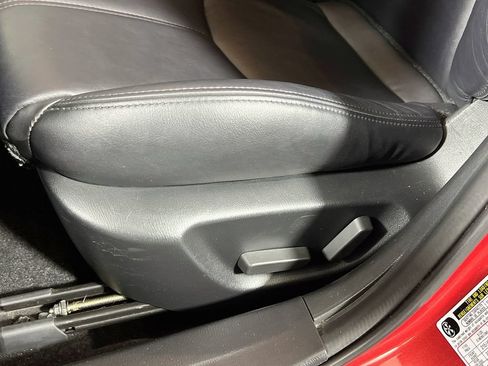 Used 2018 MAZDA MAZDA3 Touring FWD image 17