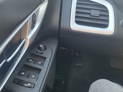 Used 2017 GMC Terrain SLE image 18