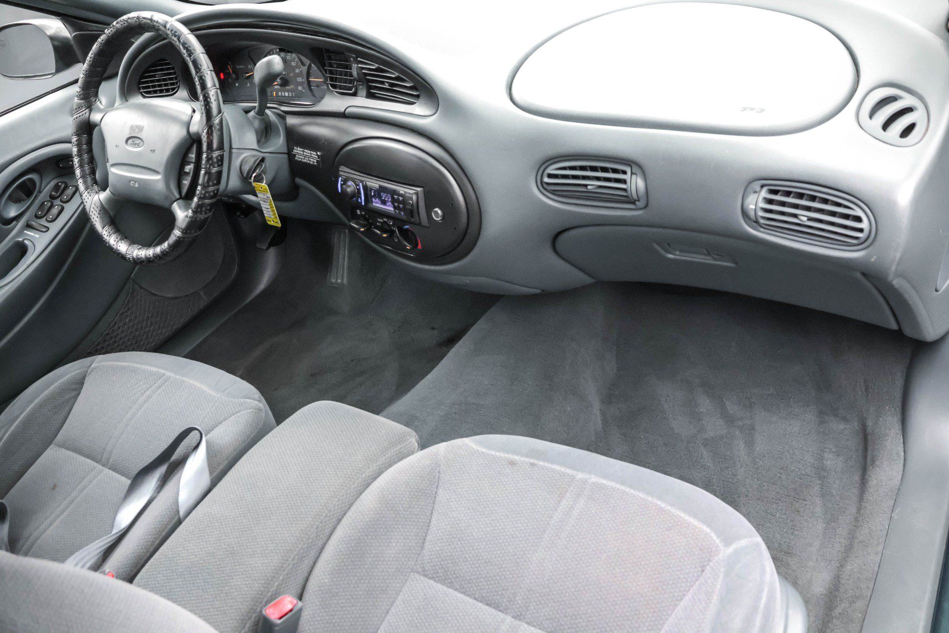 Used 1997 Ford Taurus GL FWD image 7