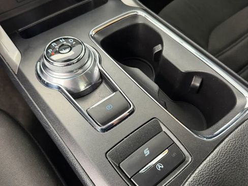 Used 2020 Ford Fusion SE FWD image 22