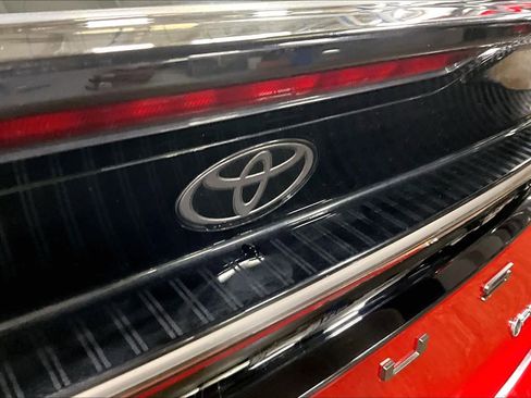 Used 2025 Toyota Prius Plug-In Hybrid image 29