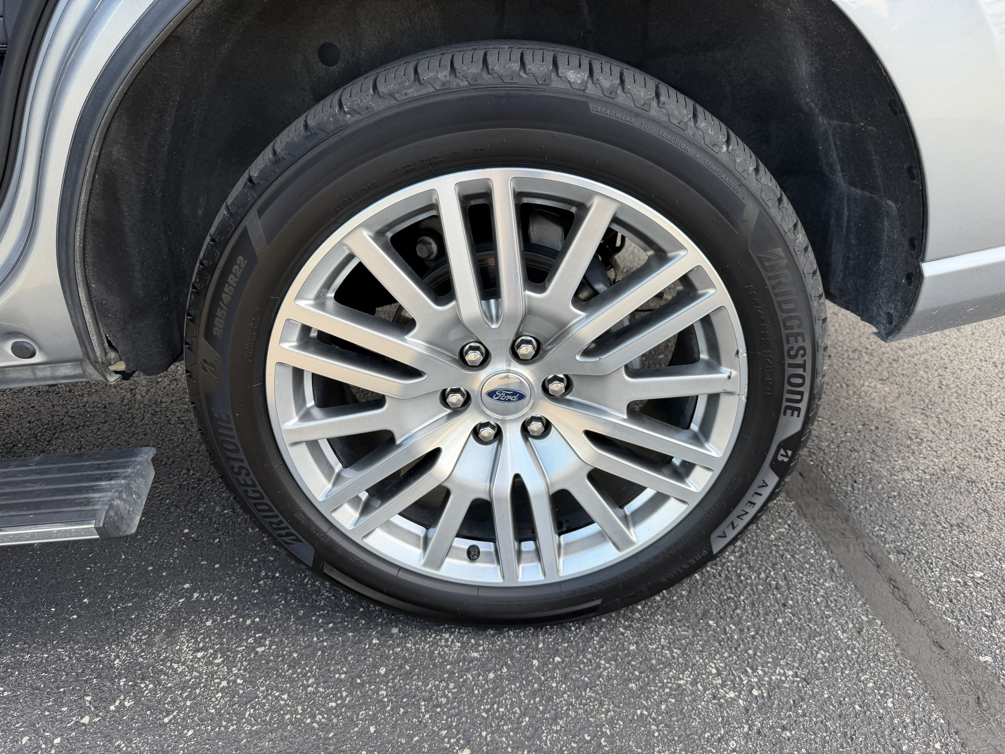 Used 2024 Ford Expedition Platinum AWD/4WD image 27
