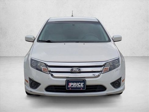 Used 2011 Ford Fusion SEL image 2