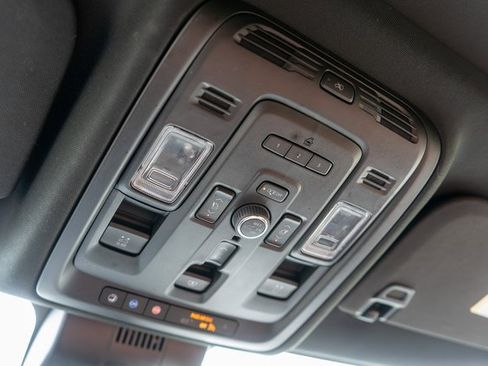 Used 2023 GMC Yukon Denali Ultimate image 33