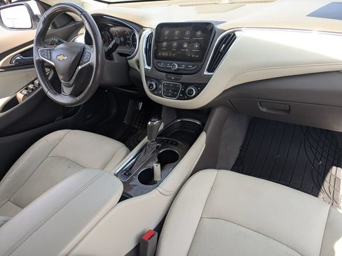 Used 2019 Chevrolet Malibu Premier w/ Sun and Wheel Package FWD image 34