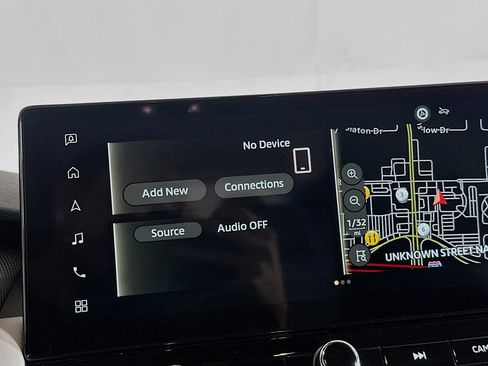 Used 2025 Mitsubishi Outlander SE image 21