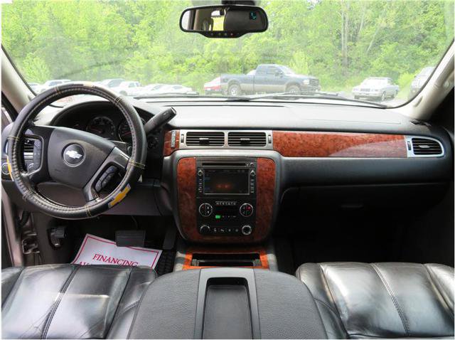 Used 2007 Chevrolet Suburban LTZ w/ LTZ Preferred Equipment Group AWD/4WD image 28