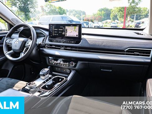 Used 2025 Mitsubishi Outlander SE FWD image 31