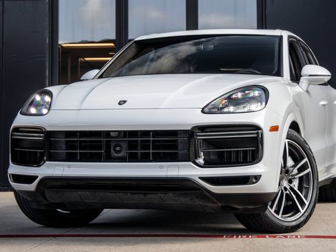 Certified 2023 Porsche Cayenne Turbo AWD/4WD image 7