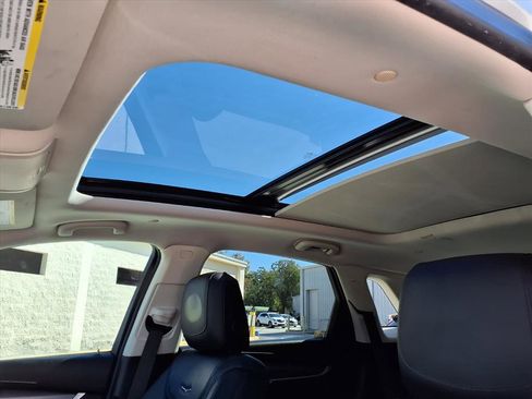 Used 2018 Cadillac XT5 Luxury image 22