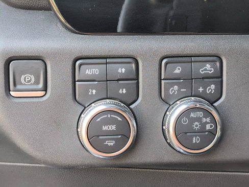 Used 2023 GMC Sierra 1500 SLT w/ SLT Premium Package AWD/4WD image 31