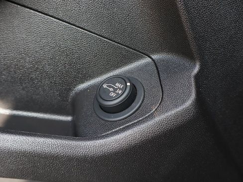 Used 2020 GMC Terrain SLE w/ Driver Convenience Package image 17