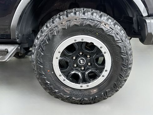Used 2023 Ford Bronco Badlands image 29