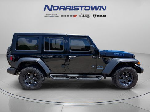 Used 2023 Jeep Wrangler Unlimited w/ Cold Weather Group AWD/4WD image 7