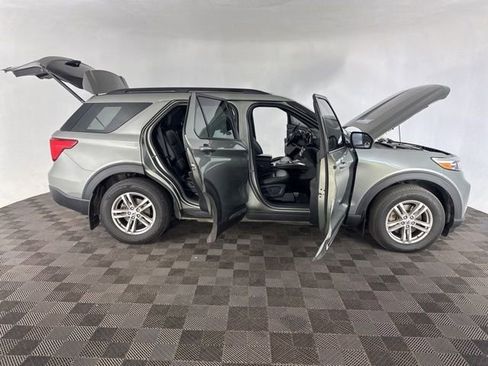 Used 2020 Ford Explorer XLT w/ Equipment Group 202A image 13