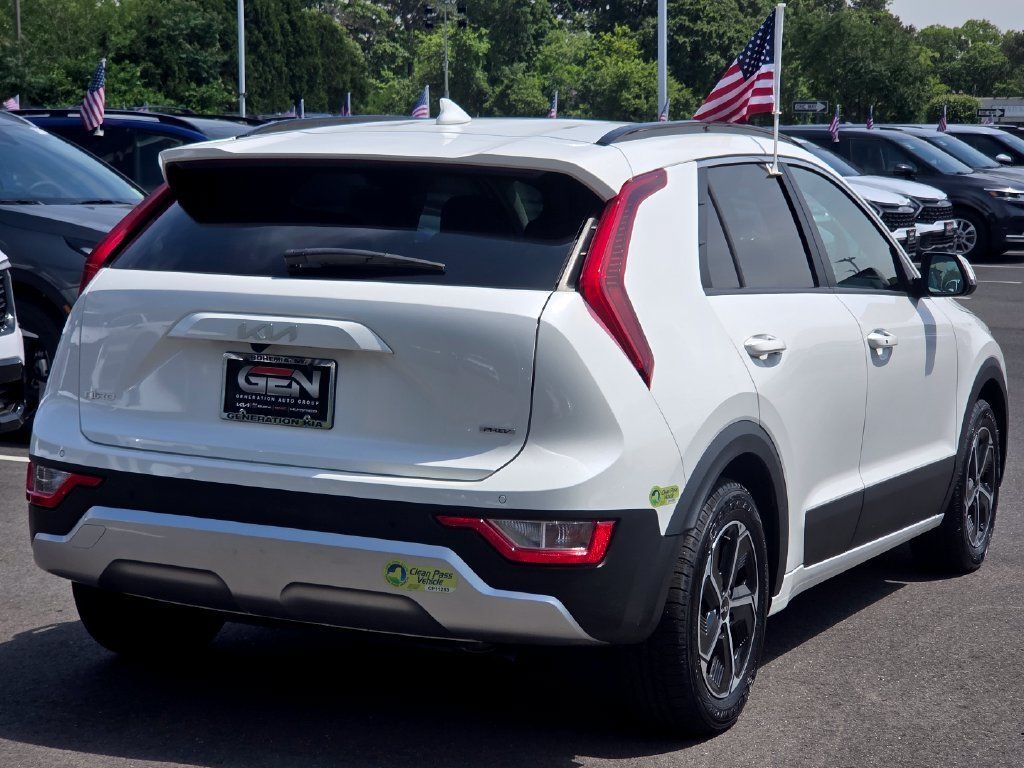 Used 2023 Kia Niro EX w/ EX Cold Weather Package FWD image 4
