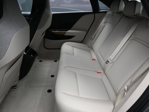 Used 2024 Lucid Air Touring image 26