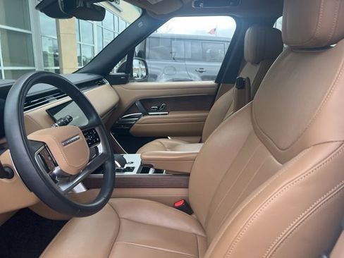 Used 2025 Land Rover Range Rover SE image 8