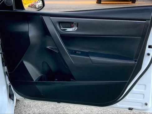 Used 2017 Toyota Corolla XLE FWD image 23