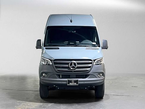 Used 2026 Mercedes-Benz Sprinter 2500 image 8