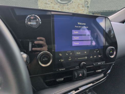 Certified 2025 Lexus NX 250 FWD w/ Accessory Package (Z1) image 13
