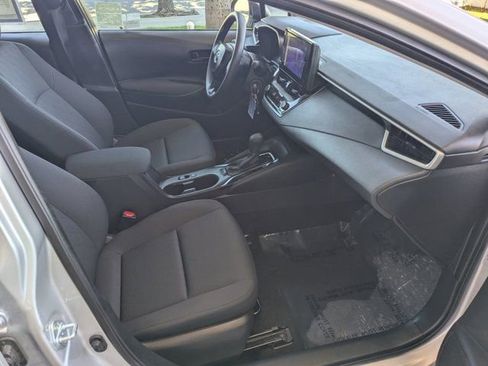 Used 2025 Toyota Corolla LE image 5