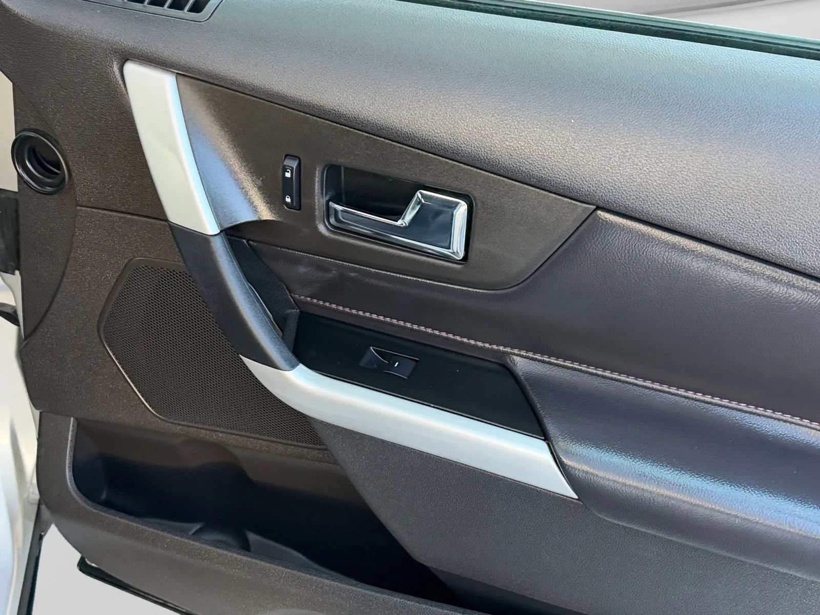 Used 2013 Ford Edge SEL FWD image 23