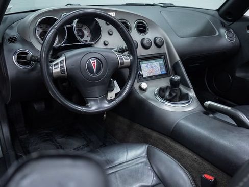 Used 2006 Pontiac Solstice Convertible w/ Premium Package RWD image 17