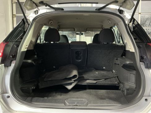 Used 2018 Nissan Rogue S image 31