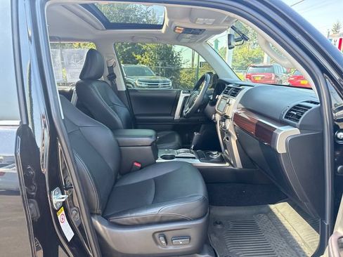 Used 2017 Toyota 4Runner Limited AWD/4WD image 9