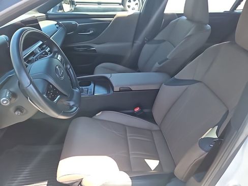 Used 2025 Lexus ES 350 Ultra Luxury image 4