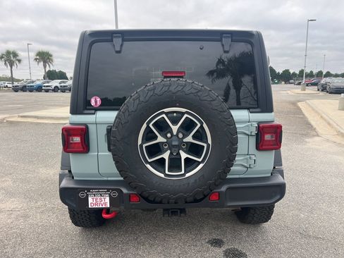 Used 2024 Jeep Wrangler Unlimited Rubicon w/ Technology Group image 30