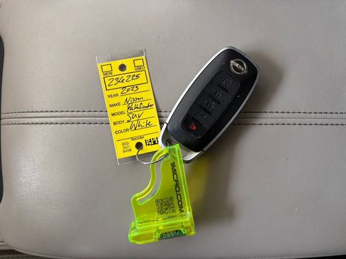 Used 2023 Nissan Pathfinder SL w/ Lighting Package (N92) image 43