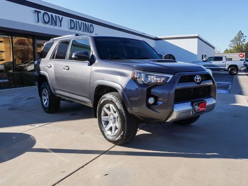 Used 2016 Toyota 4Runner Trail Premium image 2