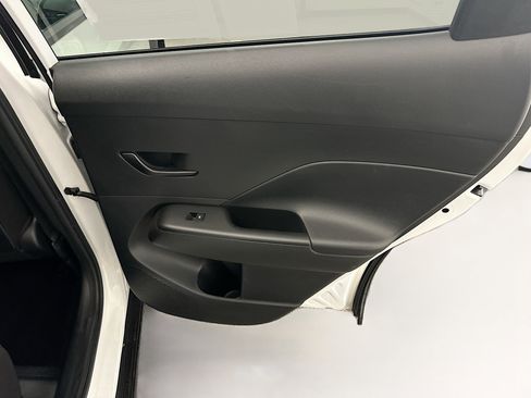 Used 2025 Hyundai Kona SEL image 30