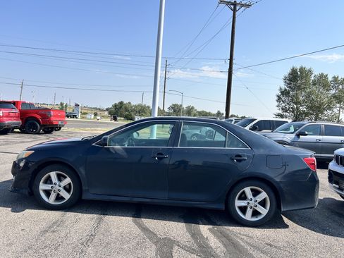 Used 2013 Toyota Camry SE FWD image 2