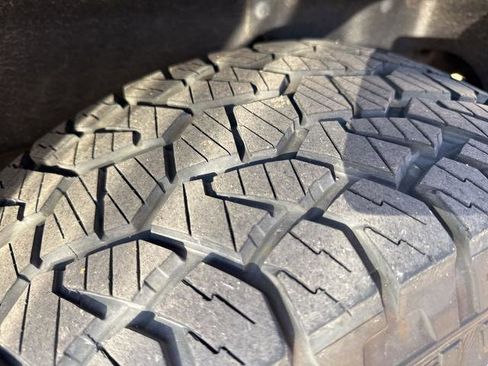 Used 2020 Chevrolet Silverado 1500 Custom w/ Custom Value Package image 17