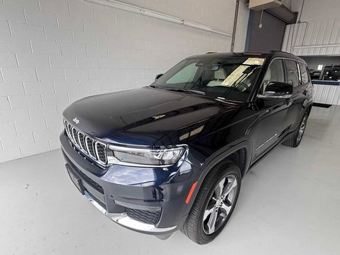 Certified 2024 Jeep Grand Cherokee L Limited AWD/4WD image 2