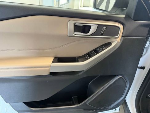 Used 2024 Ford Explorer XLT w/ Equipment Group 202A image 9